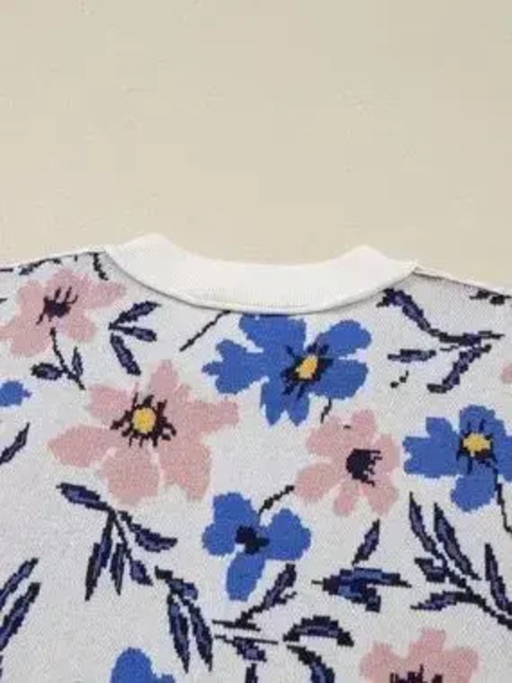 Floral Panel Colorblock Sleeve Patchwork Sweater - Picture 6 of 9
